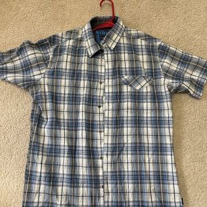 Men’s button down plaid shirt